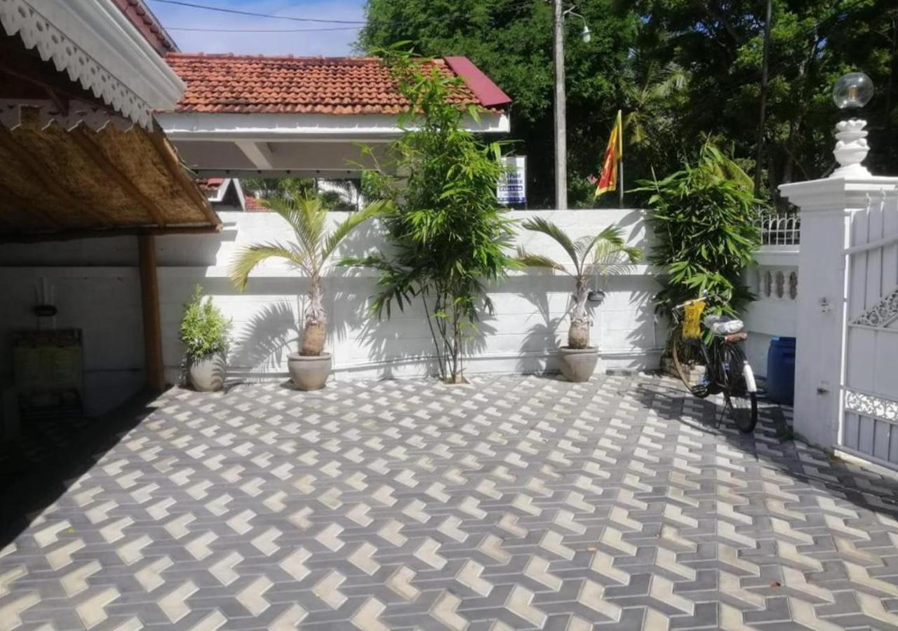 Cozy Inn Negombo Exterior foto