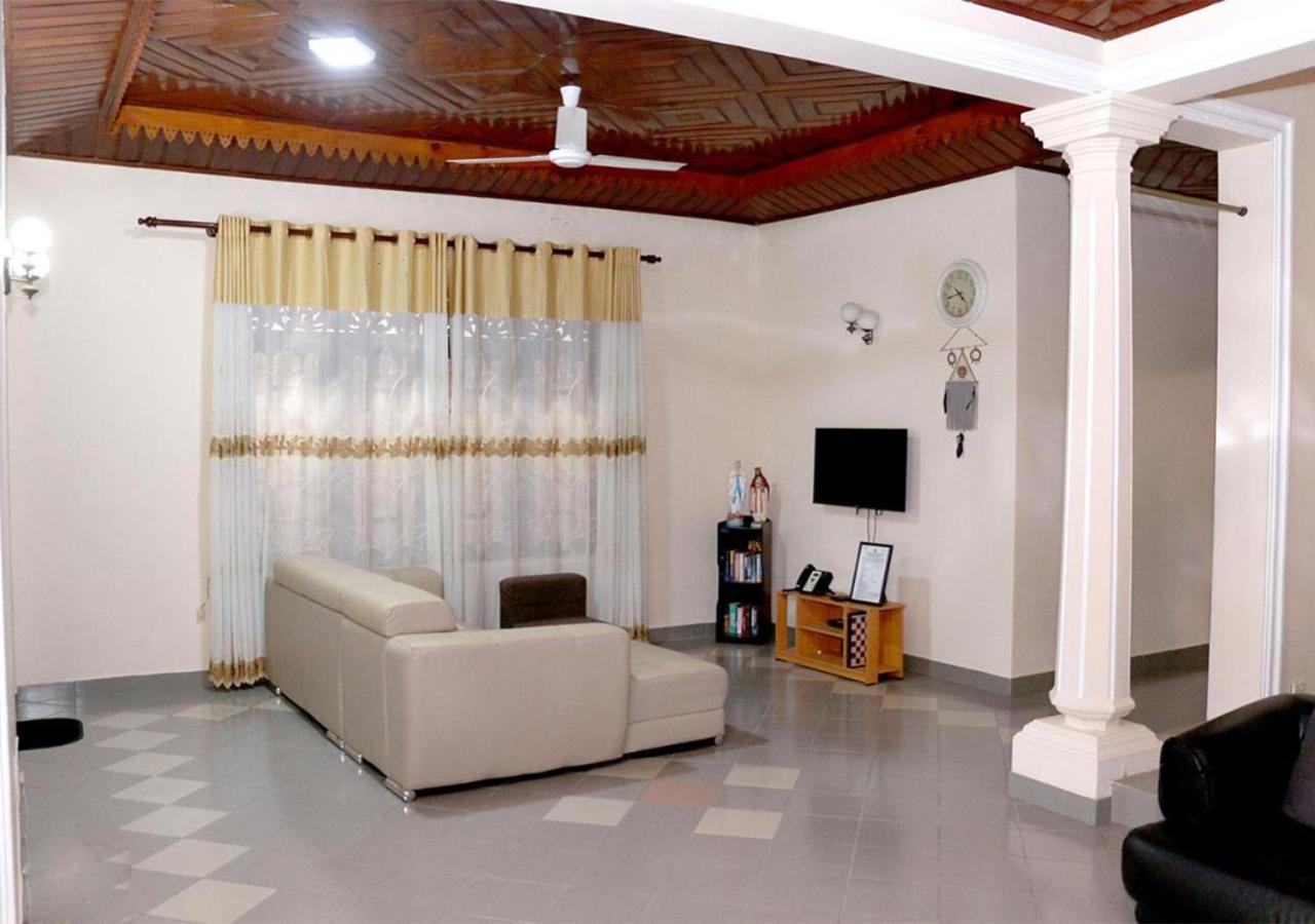 Cozy Inn Negombo Exterior foto