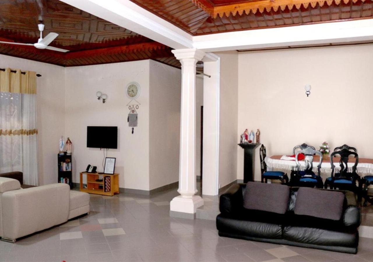 Cozy Inn Negombo Exterior foto